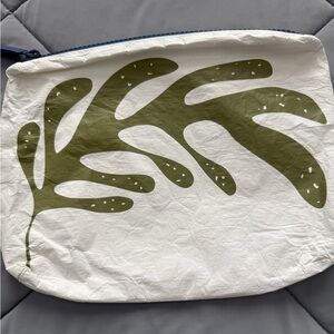 Small Monstera Pouch